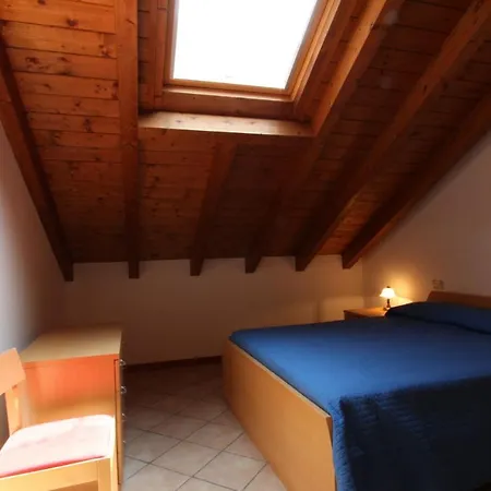Rosina 3 Apts Lake Views Nesso