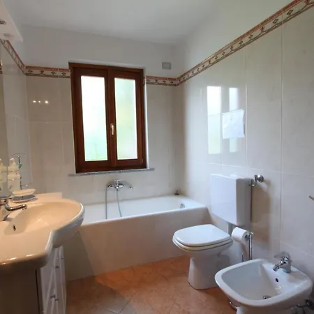 Villa Rosina 3 Apts Lake Views *