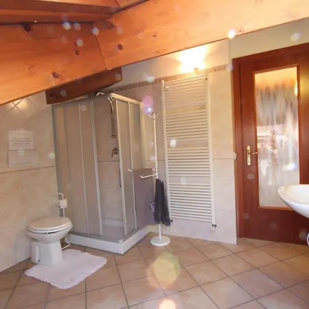 Villa Rosina 3 Apts Lake Views *