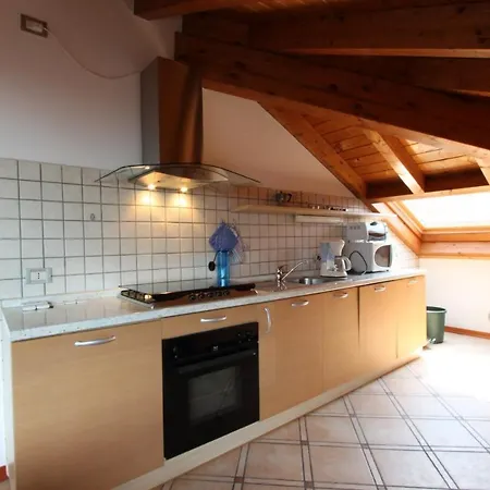 Rosina 3 Apts Lake Views Nesso